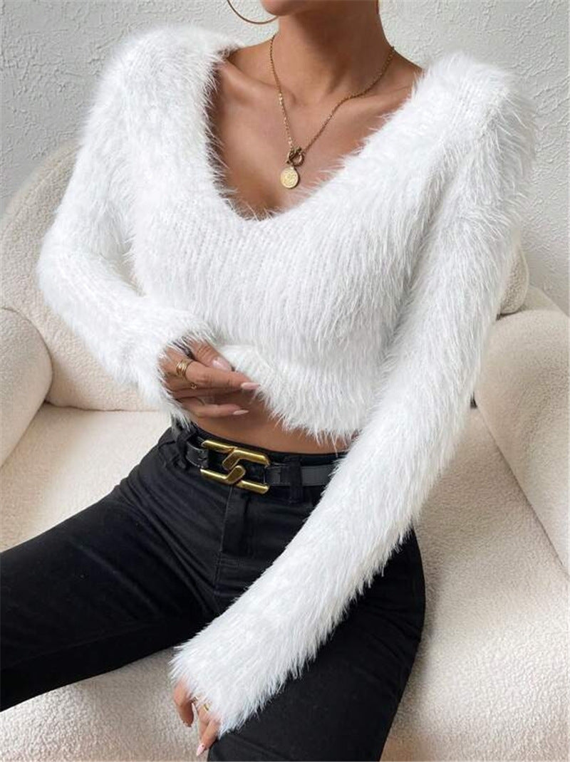 Maglione da donna corto in peluche tinta unita e scollo a V slim fit